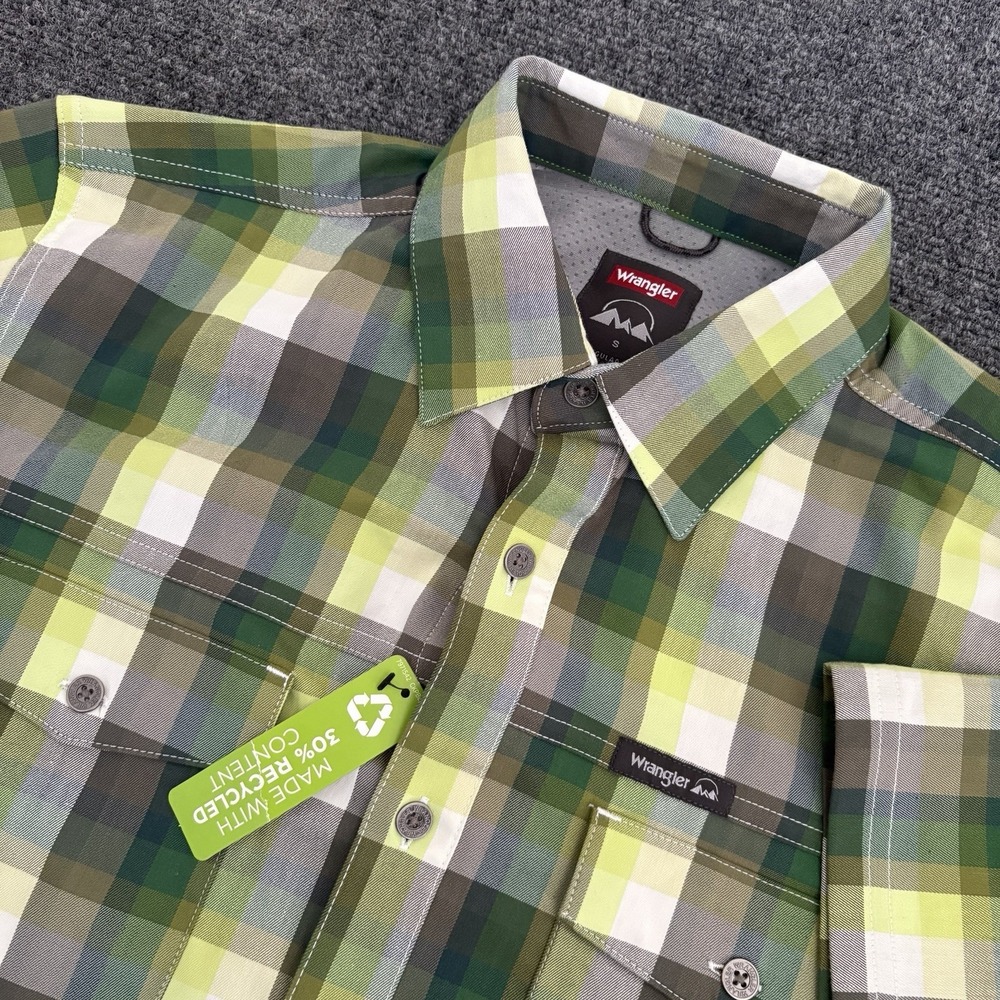 Wrangler 2 Pocket Utility Shirt Men's Small Green Plaid Hiking UPF30 NWT